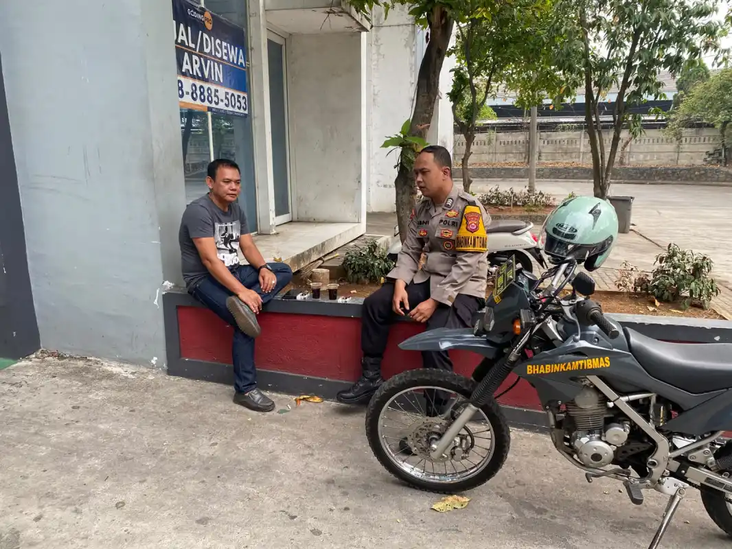 Sambang Warga Bunder, Brigadir Ibnu Dermawan Perkuat Harkamtibmas dan Sosialisasikan 110