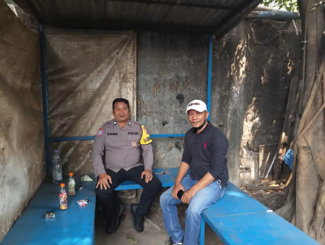 Sambang Warga, Bhabinkamtibmas Bitung Jaya Perkuat Komunikasi dan Kamtibmas