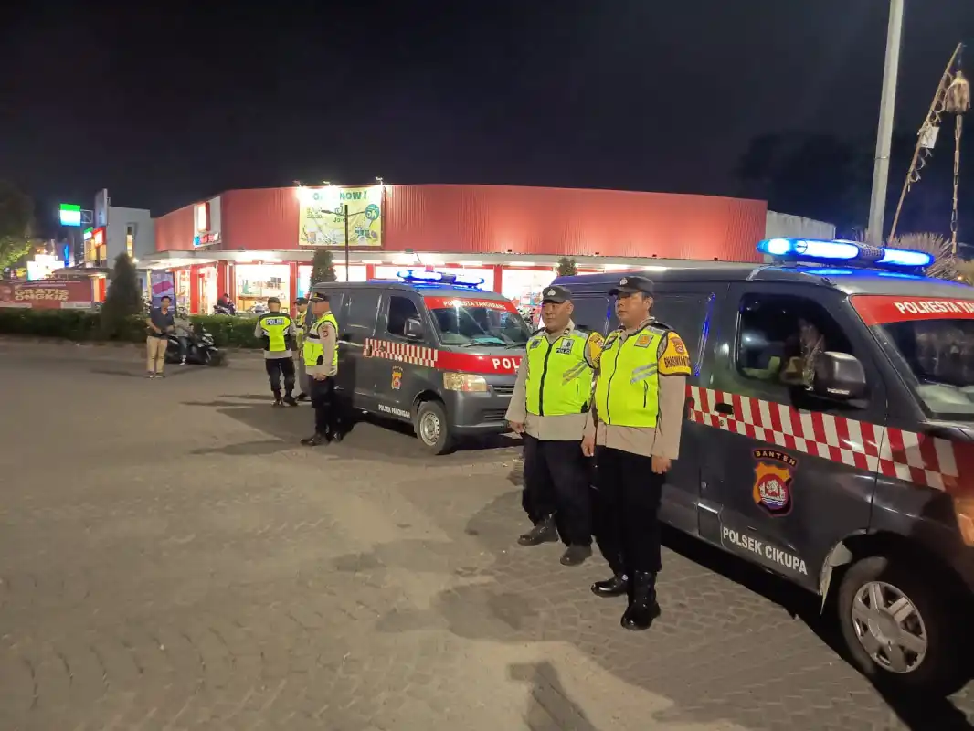 Patroli PUSAKA, Polsek Cikupa dan Panongan Sasar Pusat Keramaian di Citra Raya