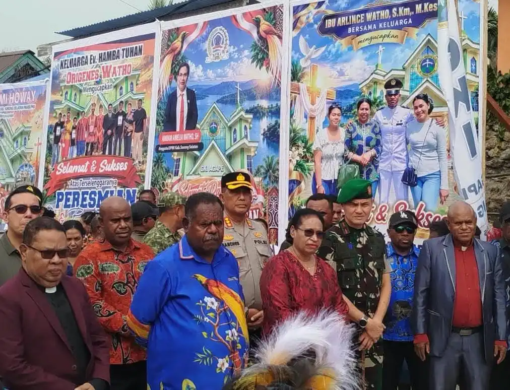 Wakapolda Papua Barat Daya Hadiri Peresmian dan Pentabisan Gedung Gereja GKI Agape Waigo di Sorong Selatan