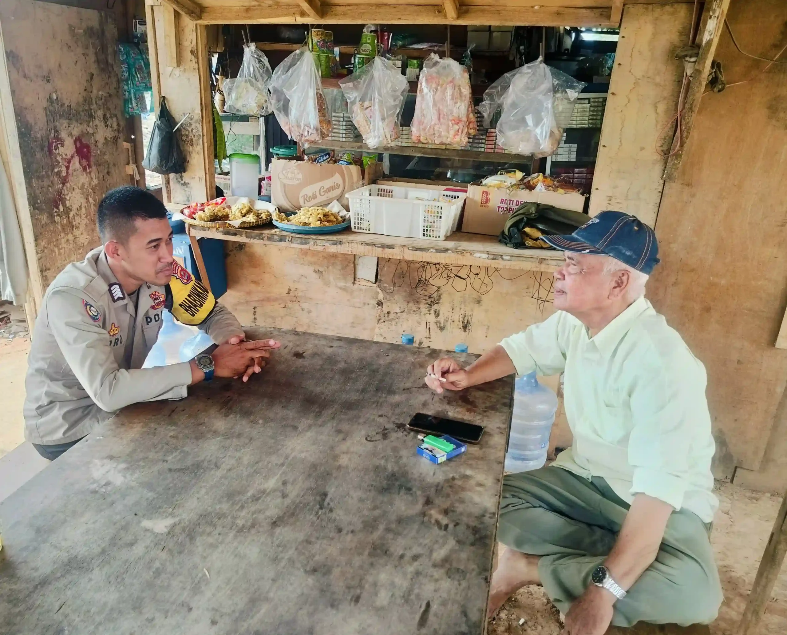 Cooling System dan DDS, Bripka Ristyanto Sambangi Warga Cibadak Perkuat Kamtibmas
