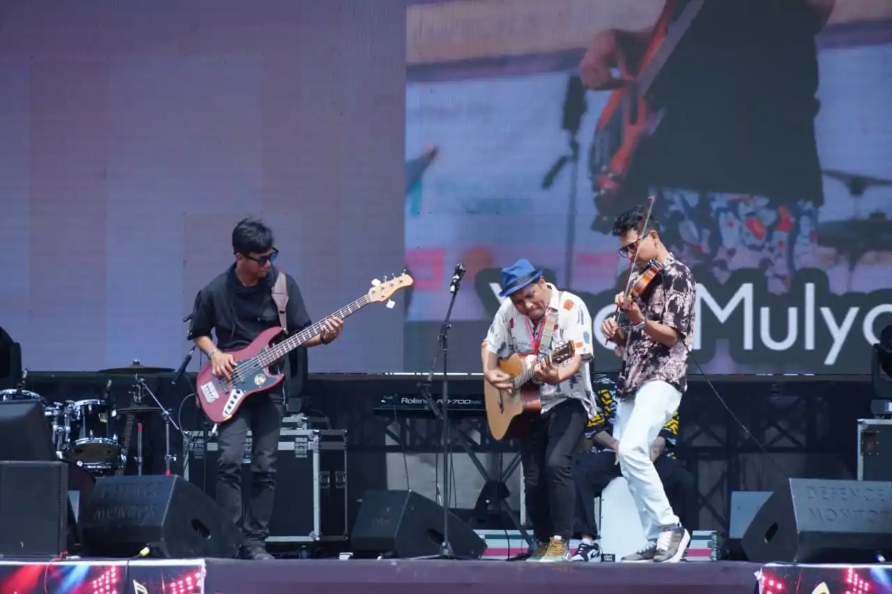 WhatsApp Image 2026-09-25 at 22.20.41(2) Nada Kreativitas Generasi Muda Menggema di Festival Band HUT ke-81 TNI