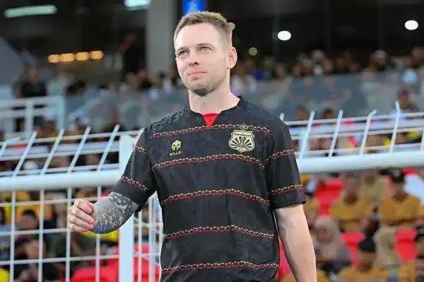 Moises Wolschick Bidik Tiga Besar Super League 2026-2027
