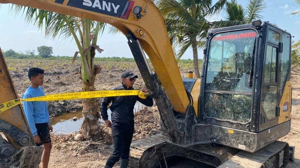 Penangkapan Empat Pelanggar Hutan Lindung di Sumatera Selatan Penangkapan Empat Pelanggar Hutan Lindung di Sumatera Selatan