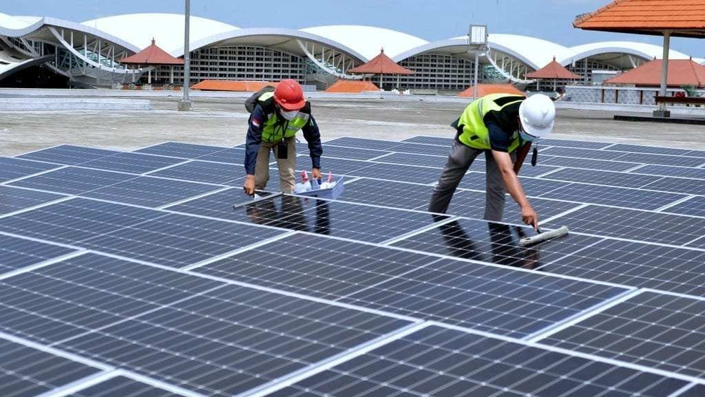 Menghadapi Tantangan Keberlanjutan Mega Proyek PLTS 100 GW