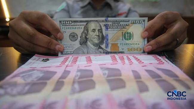Rupiah Tergelincir di Zona Merah Setelah Penutupan Perdagangan