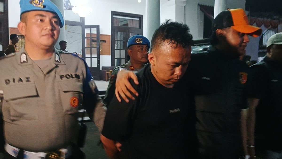 Penangkapan Pelaku Pembunuhan Mayat Perempuan dalam Kardus di Bandung Penangkapan Pelaku Pembunuhan Mayat Perempuan dalam Kardus di Bandung