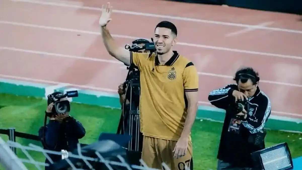 Duel Seru Jefferson Brenes dan Francisco Rivera di Lini Tengah Duel Seru Jefferson Brenes dan Francisco Rivera di Lini Tengah