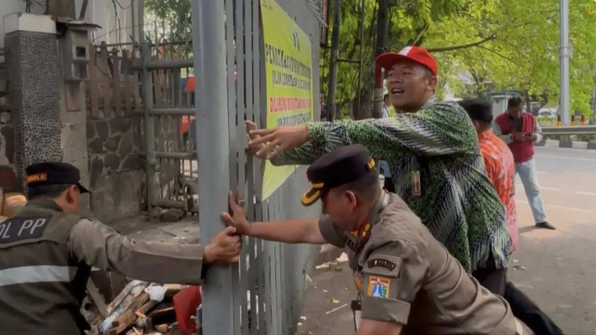 Pembukaan Kembali Jalan Lematang di Jakarta Pusat Setelah 15 Tahun Terisolasi Pembukaan Kembali Jalan Lematang di Jakarta Pusat Setelah 15 Tahun Terisolasi