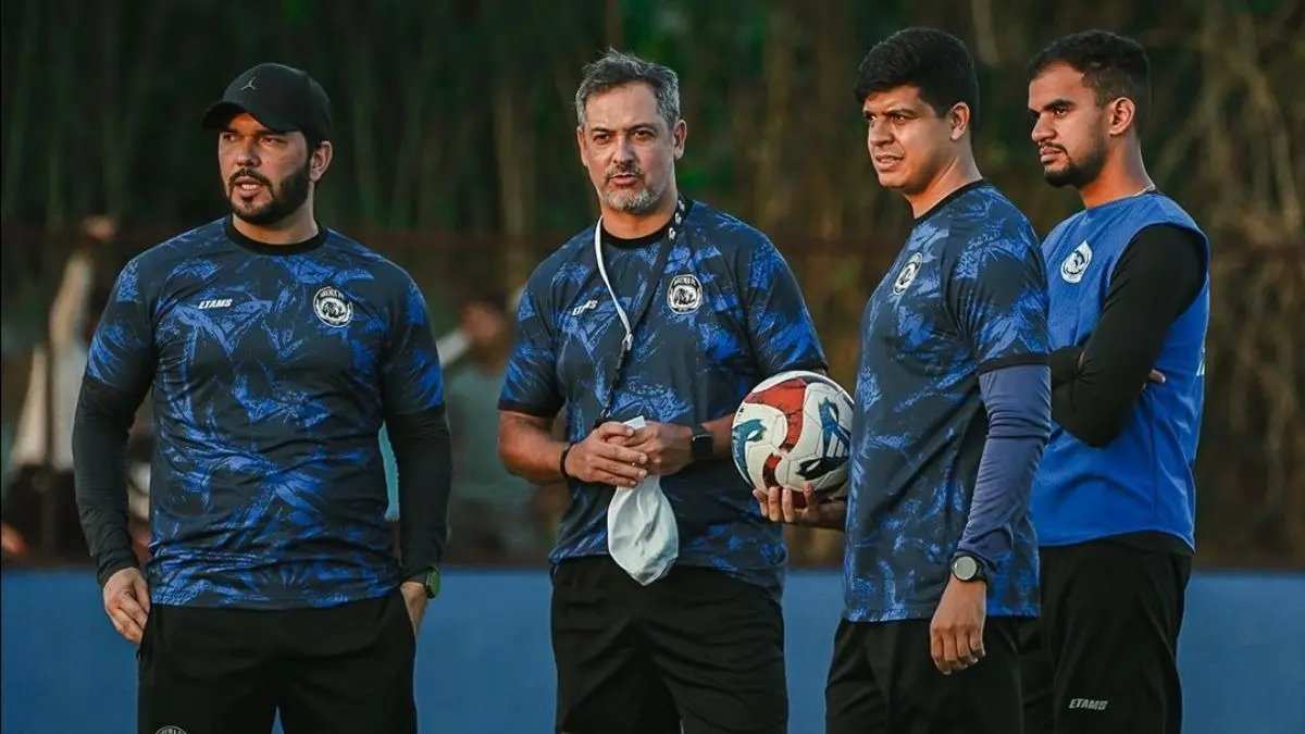Arema FC Siap Hadapi Musim Baru Arema FC Siap Hadapi Musim Baru