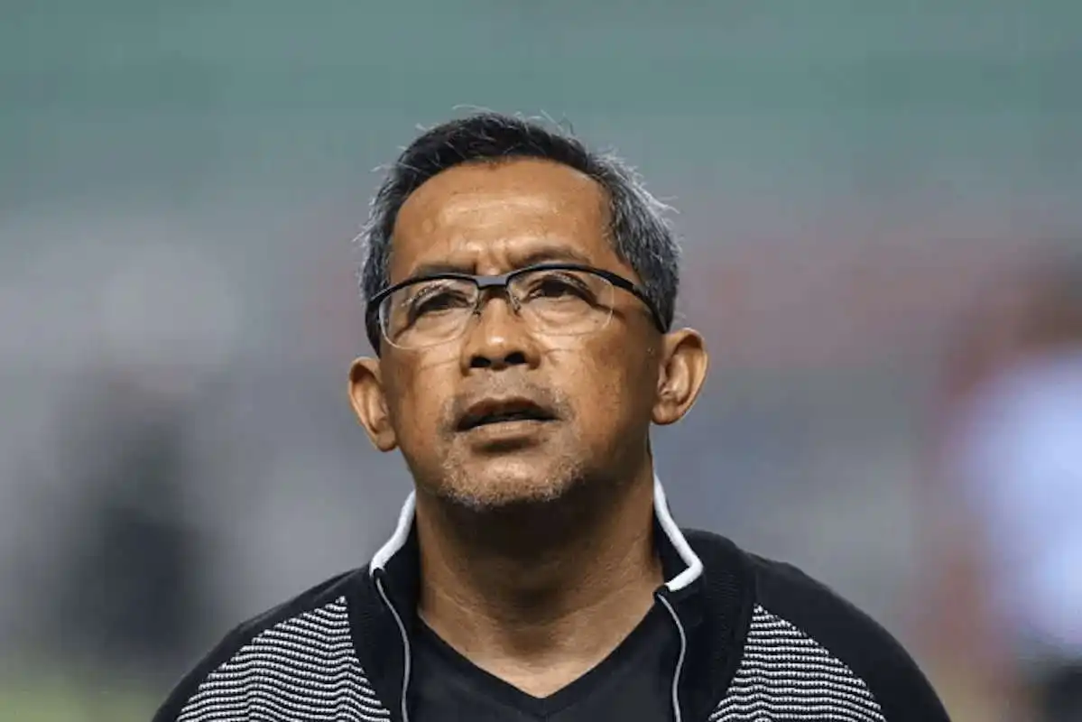 Penunjukan Aji Santoso sebagai Pelatih De Red FC Penunjukan Aji Santoso sebagai Pelatih De Red FC