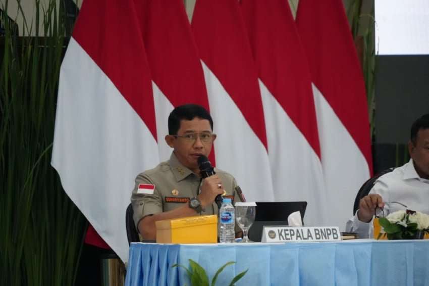 Modus Pembakaran Hutan untuk Perkebunan Sawit di Kalimantan Barat Modus Pembakaran Hutan untuk Perkebunan Sawit di Kalimantan Barat