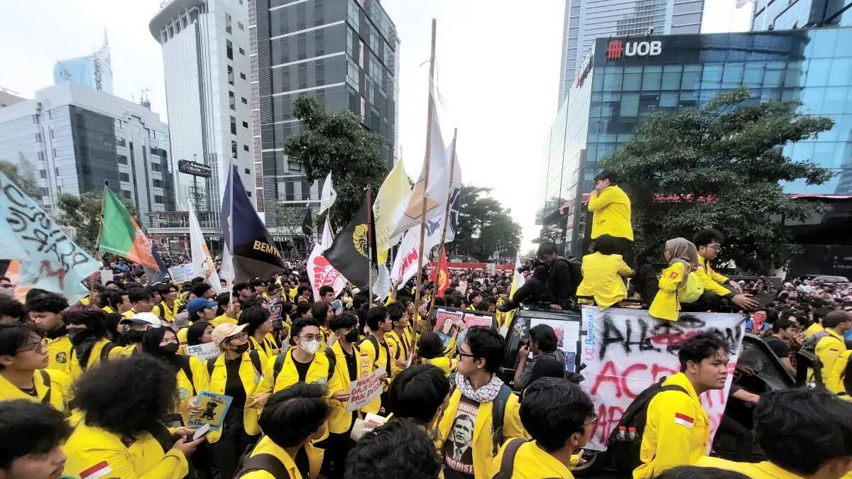 Penangkapan Dua Pelaku Demonstrasi Bawa Senjata Tajam
