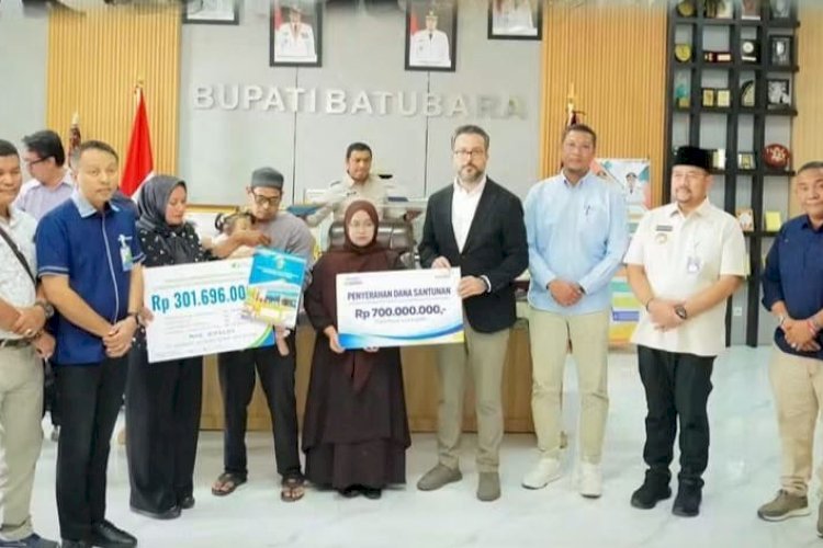 Bupati Batubara Salurkan Santunan bagi Keluarga Korban Kebakaran PT Evyap