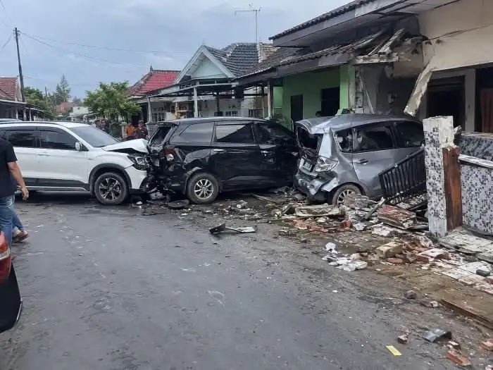 Kecelakaan Beruntun di Jalan Jamin Ginting Mengakibatkan Kerusakan Signifikan