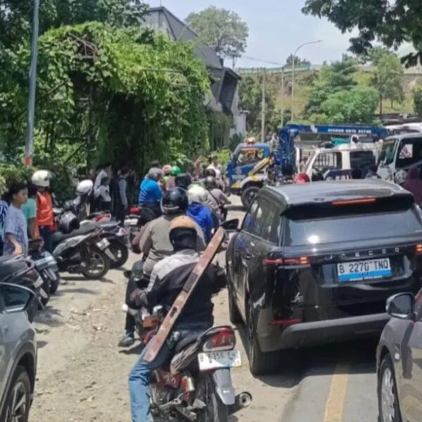 Kecelakaan Elf di Kali Cikumpa dan Dampak Lalu Lintas di Depok