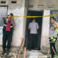 Penemuan Misterius di Depok: Seorang Pria Ditemukan Tak Bernyawa di Rumah Kosong Penemuan Misterius di Depok: Seorang Pria Ditemukan Tak Bernyawa di Rumah Kosong