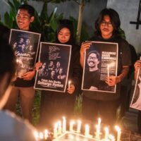 Solidaritas Jurnalis Sulawesi Tenggara untuk Rekan yang Hilang di Selat Sunda Solidaritas Jurnalis Sulawesi Tenggara untuk Rekan yang Hilang di Selat Sunda