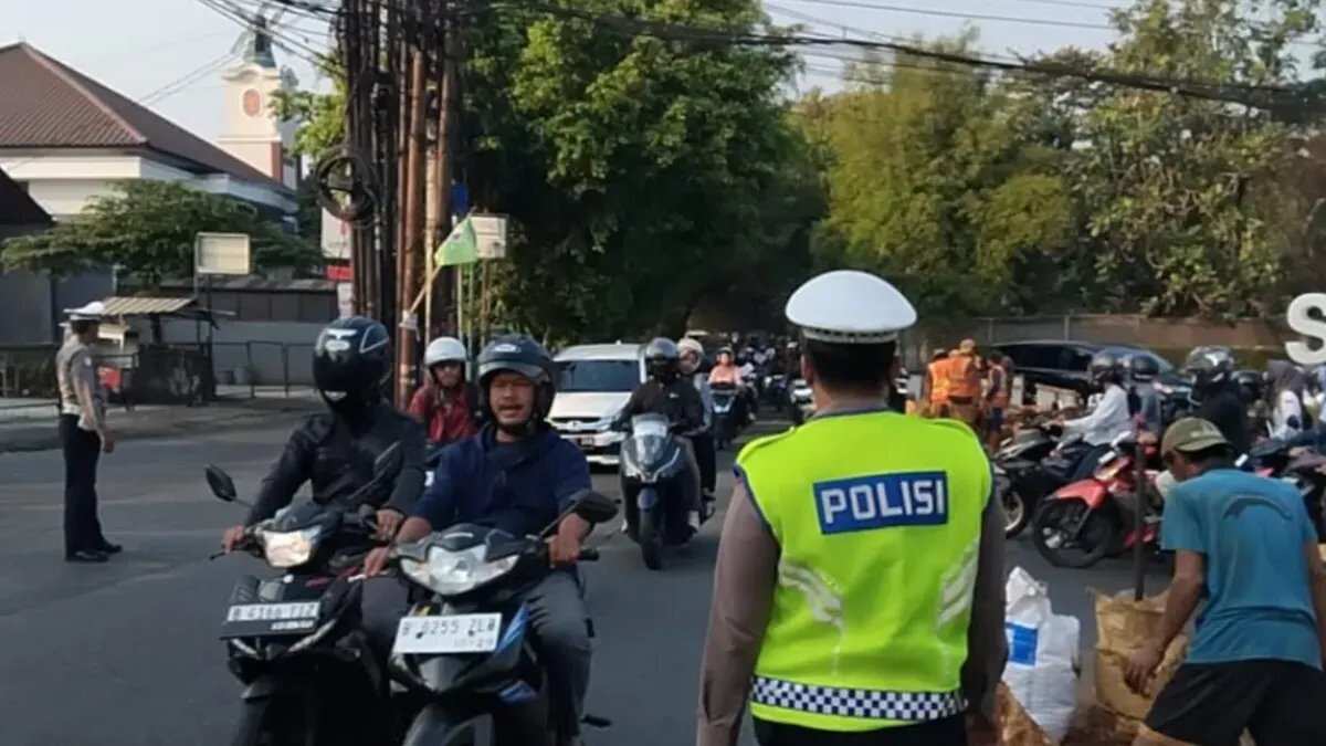 Kemacetan Parah di Jalan Raya Cinere Akibat Proyek Galian PDAM