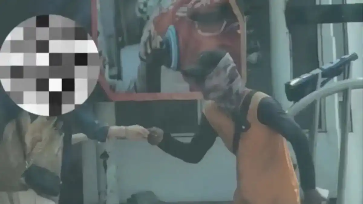 Dua Pegawai P3K di Surabaya Diberhentikan Karena Pungli Dua Pegawai P3K di Surabaya Diberhentikan Karena Pungli
