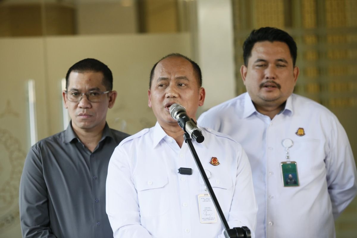 Penggeledahan Terkait Dugaan Korupsi di Bekasi Penggeledahan Terkait Dugaan Korupsi di Bekasi