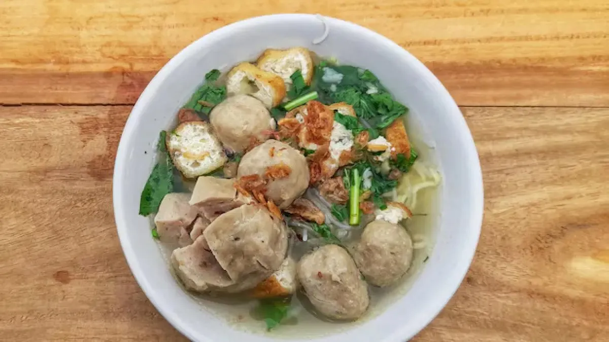 Menikmati Pesona Bakso di Surabaya: Kuliner Ikonik yang Tak Boleh Terlewatkan Menikmati Pesona Bakso di Surabaya: Kuliner Ikonik yang Tak Boleh Terlewatkan