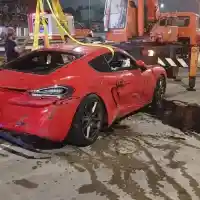 Kecelakaan Tunggal Mobil Sport di Tol Desari Kecelakaan Tunggal Mobil Sport di Tol Desari