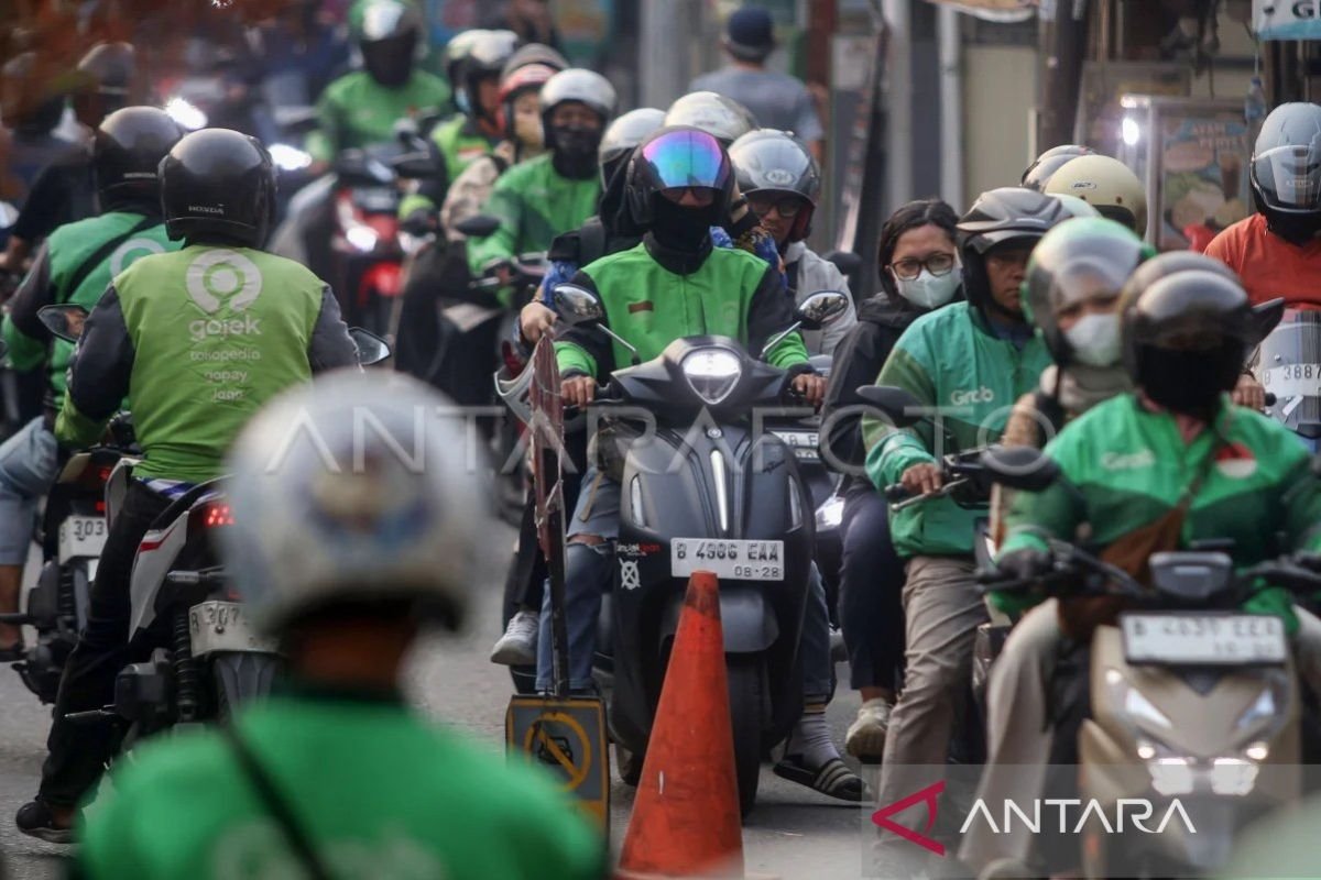 Pertimbangan Status Mandiri Pengemudi Ojek Online