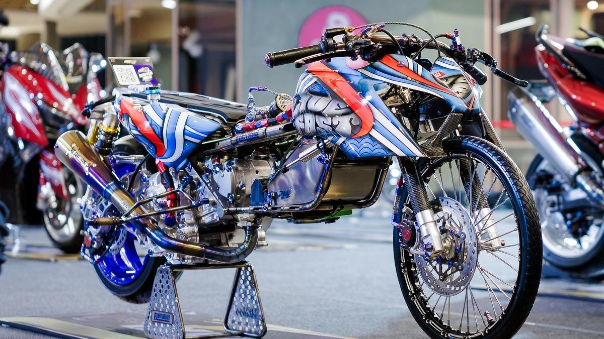 Kehebohan Customaxi Yamaha di Semarang Kehebohan Customaxi Yamaha di Semarang