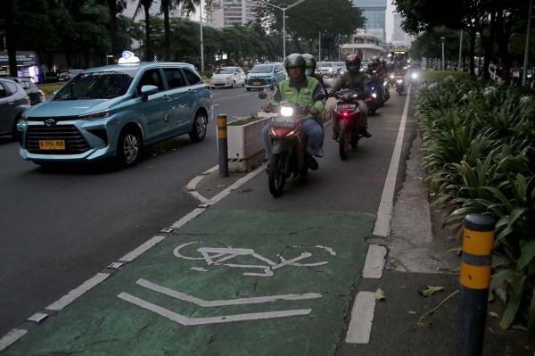 Evaluasi Jalur Sepeda di Jakarta Evaluasi Jalur Sepeda di Jakarta