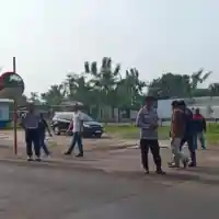 Aksi Massa Buruh di Jakarta: Penanganan Ketertiban di Perbatasan Aksi Massa Buruh di Jakarta: Penanganan Ketertiban di Perbatasan