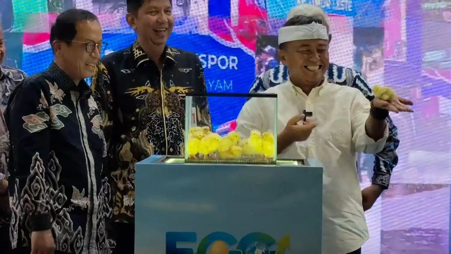 Pembangunan Ekosistem Peternakan Ayam Petelur di Jawa Barat