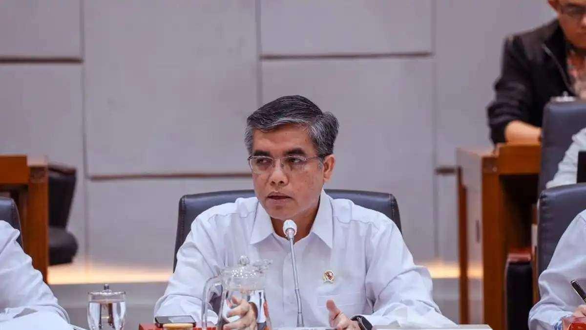 Strategi Penyediaan SDM Lokal Berdasarkan Data Tenaga Kerja Asing Strategi Penyediaan SDM Lokal Berdasarkan Data Tenaga Kerja Asing