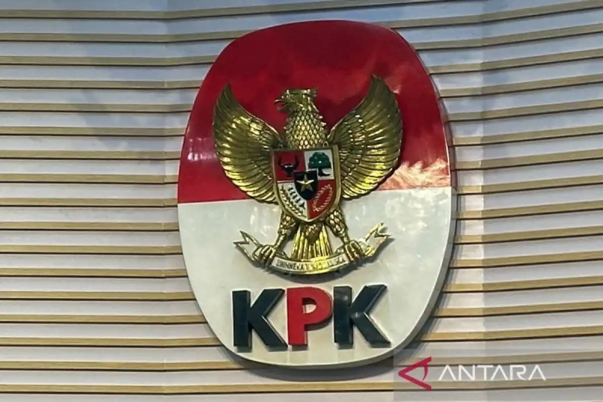 KPK Lakukan Penggeledahan di Kantor BPN Jawa Timur Terkait Dugaan Korupsi KPK Lakukan Penggeledahan di Kantor BPN Jawa Timur Terkait Dugaan Korupsi
