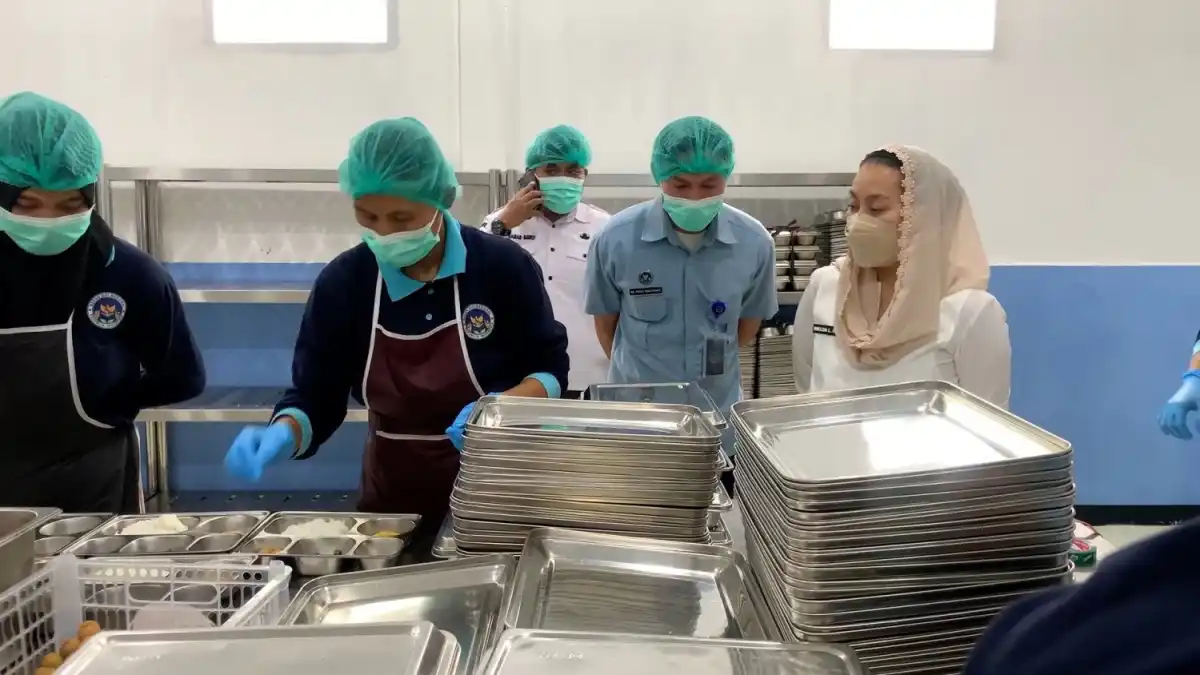 Inspeksi Program Makan Bergizi di Palu