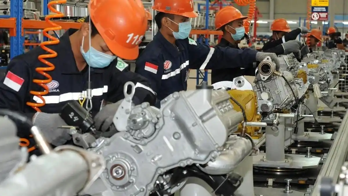 Penurunan Kontribusi Manufaktur dan Dampaknya terhadap Ekonomi Indonesia Penurunan Kontribusi Manufaktur dan Dampaknya terhadap Ekonomi Indonesia