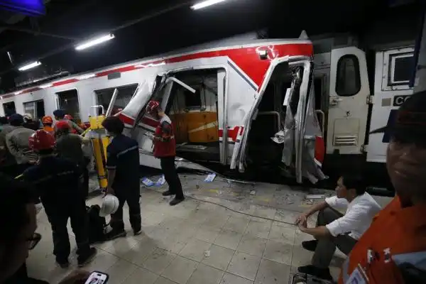 Investigasi KNKT Mengungkap Penyebab Tabrakan Kereta di Bekasi