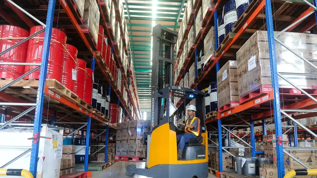 Dampak Pergudangan Terintegrasi di Surabaya bagi Industri Logistik Dampak Pergudangan Terintegrasi di Surabaya bagi Industri Logistik
