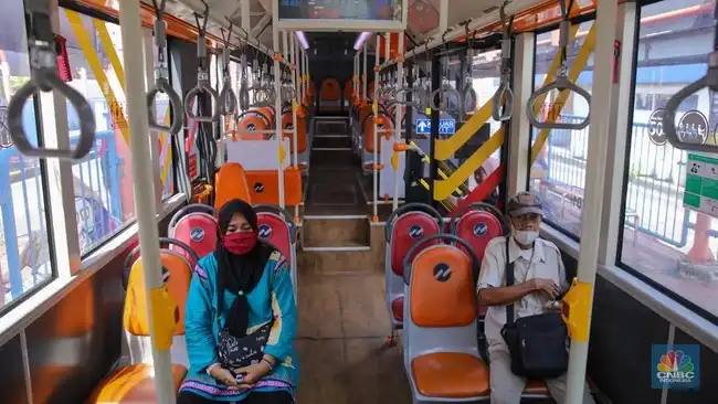 Dua Puluh Satu Golongan yang Berhak Naik Transportasi Umum Gratis di Jakarta