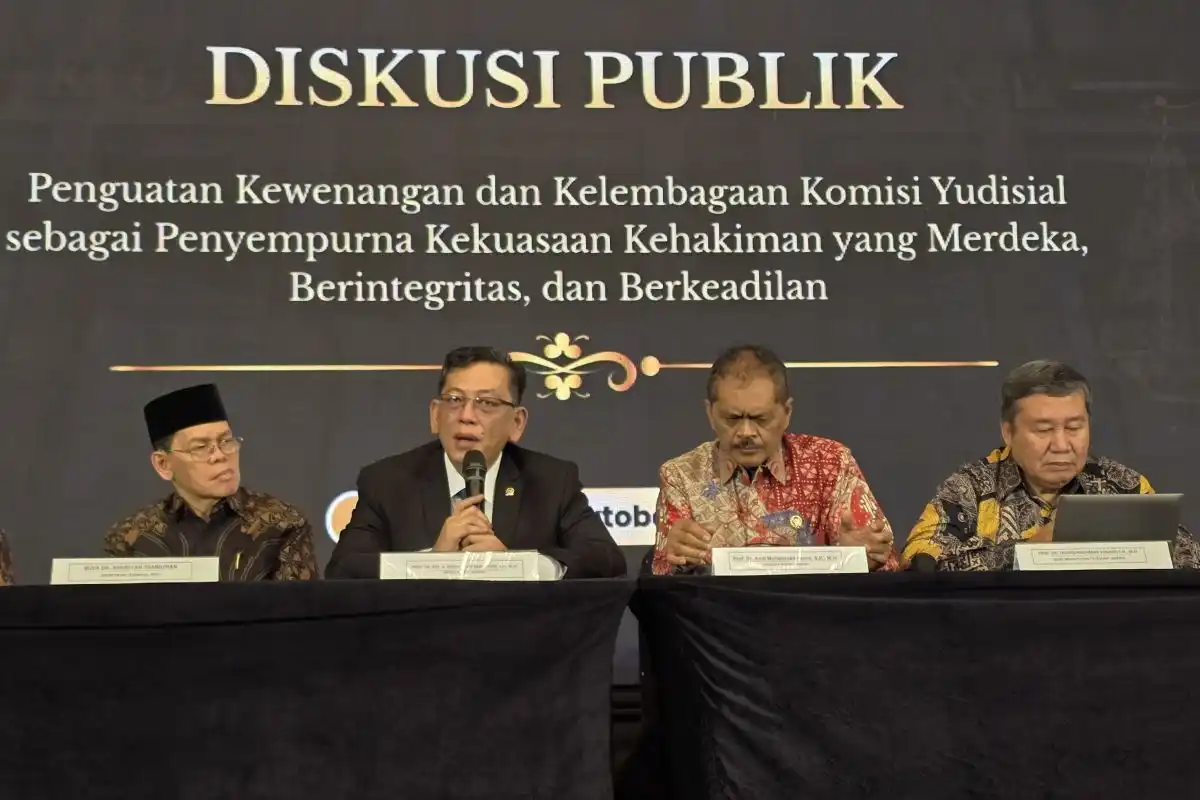 Peningkatan Kewenangan Komisi Yudisial untuk Penegakan Sanksi pada Hakim Peningkatan Kewenangan Komisi Yudisial untuk Penegakan Sanksi pada Hakim
