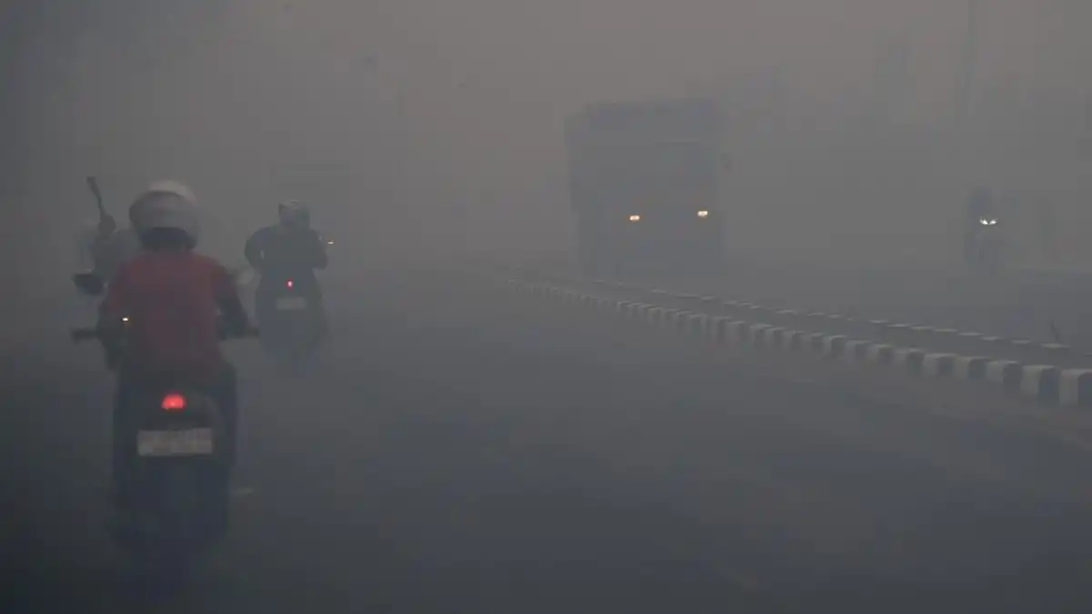Pengemudi Ojol di Palembang Meninggal Setelah Sesak Napas di Tengah Kabut Asap Pengemudi Ojol di Palembang Meninggal Setelah Sesak Napas di Tengah Kabut Asap