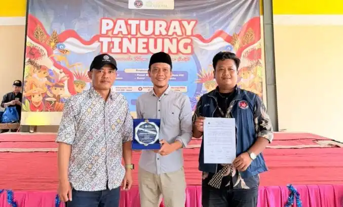 Mahasiswa KKN Unusia Perkenalkan Digitalisasi di Desa Warungmenteng