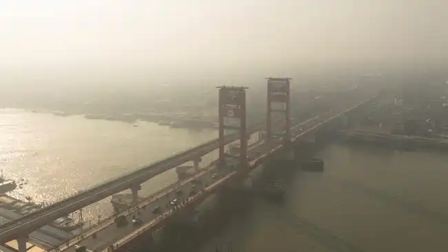 Kabut Asap Karhutla Memburuk di Palembang, Jarak Pandang dan Penerbangan Terganggu