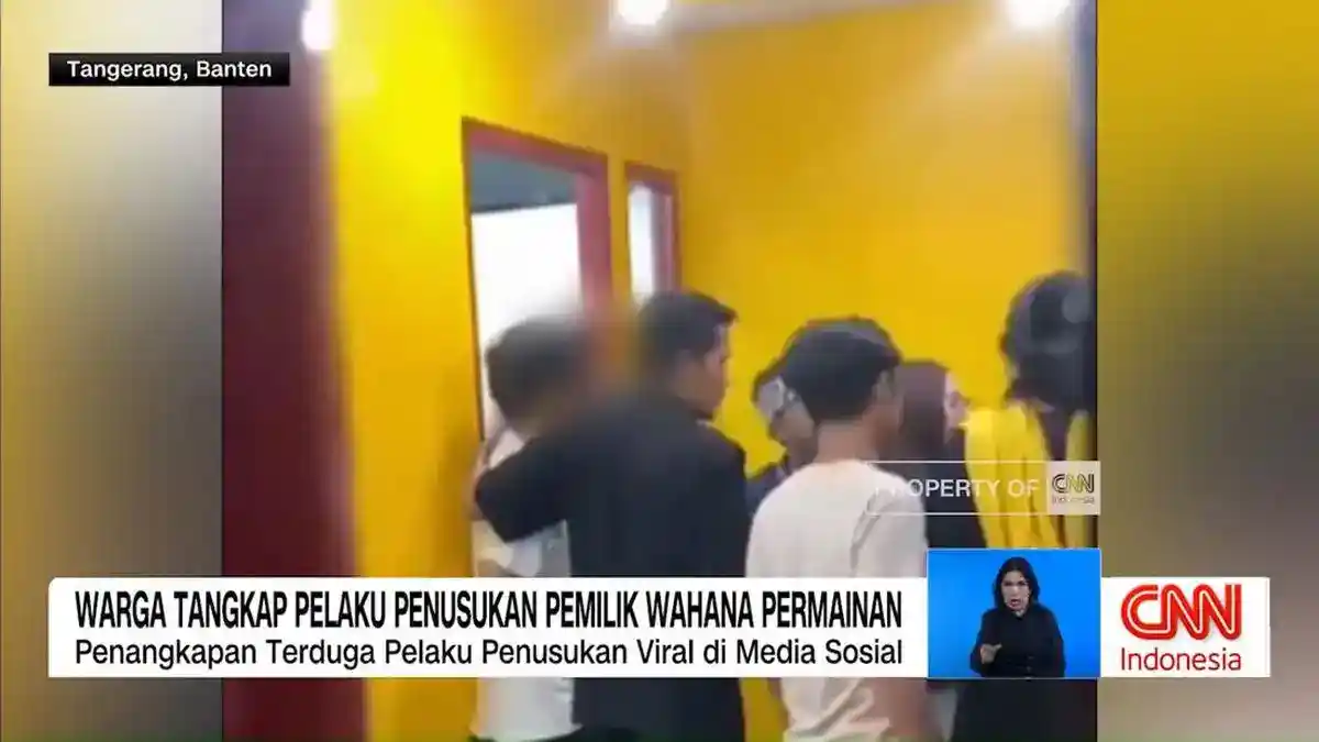 Warga Amankan Terduga Pelaku Penusukan Pemilik Wahana Permainan di Tangerang Warga Amankan Terduga Pelaku Penusukan Pemilik Wahana Permainan di Tangerang