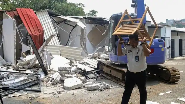 17 Pegawai Lapas Cibinong Dijatuhi Sanksi Usai Temuan Klaster Mewah