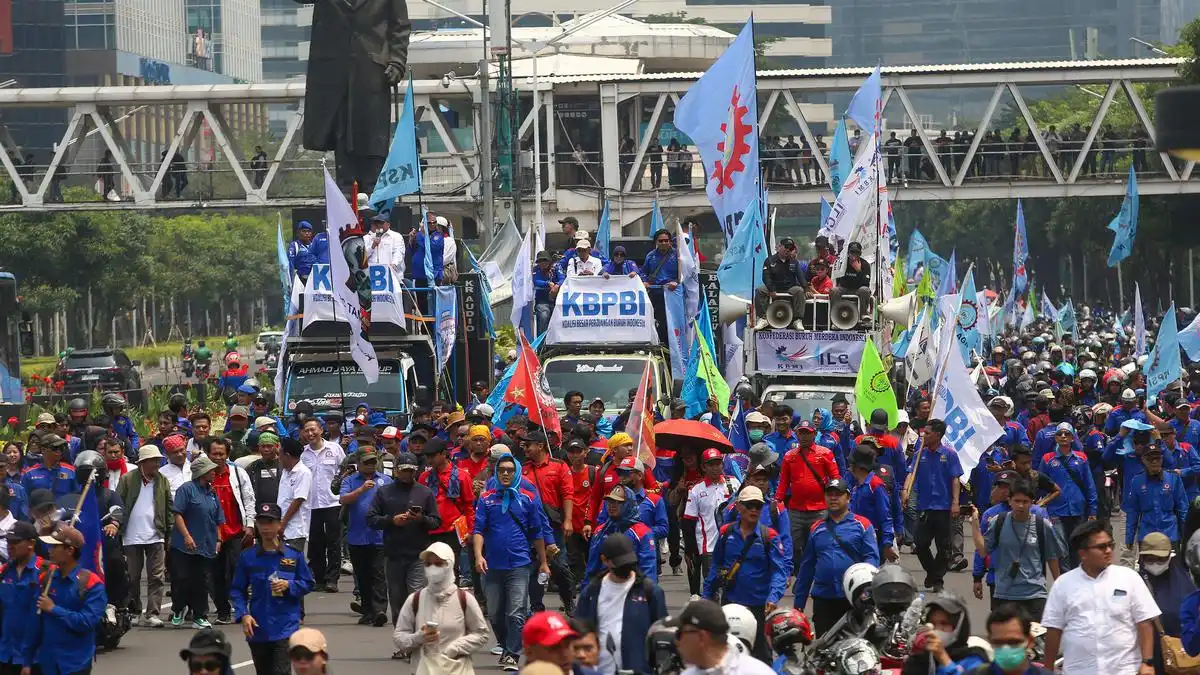 Perayaan Gelar Juara FIFA ASEAN Cup 2026, Timnas Indonesia Sapa Puluhan Ribu Suporter di SUGBK Perayaan Gelar Juara FIFA ASEAN Cup 2026, Timnas Indonesia Sapa Puluhan Ribu Suporter di SUGBK