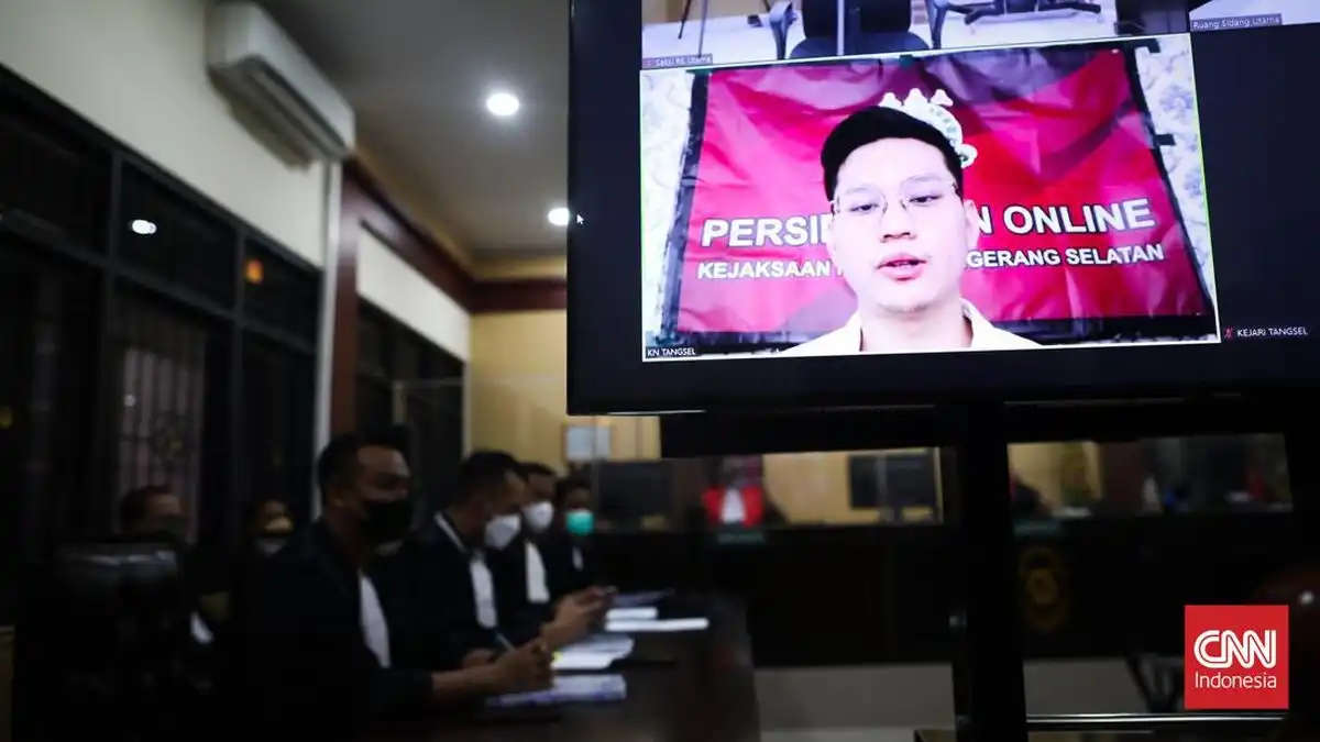 Pembebasan Bersyarat Dicabut, Indra Kenz Dipindahkan ke Lapas Tangerang