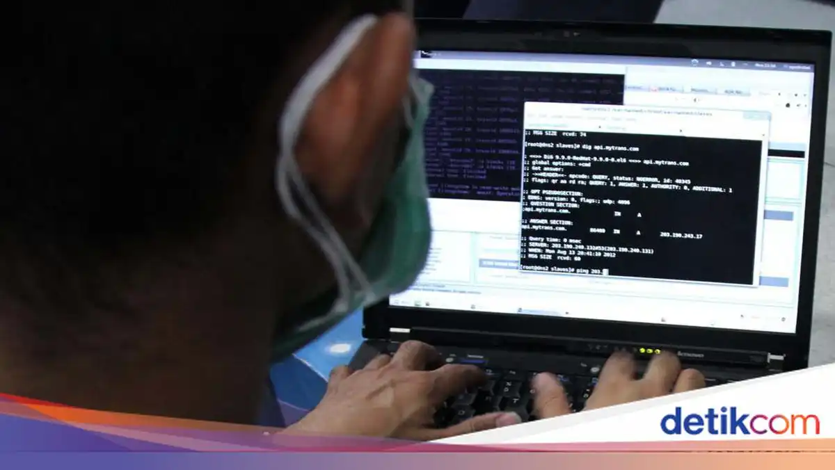 Rumah Dinas di Cijantung Diduga Jadi Lokasi Judi Online, 11 Warga Sipil Diamankan Rumah Dinas di Cijantung Diduga Jadi Lokasi Judi Online, 11 Warga Sipil Diamankan