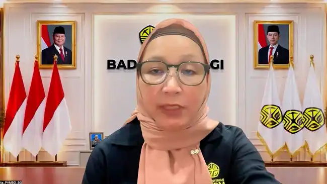 Kenaikan status ini diputuskan mengingat tren jumlah erupsi harian yang masih mengalami peningkatan Kenaikan status ini diputuskan mengingat tren jumlah erupsi harian yang masih mengalami peningkatan