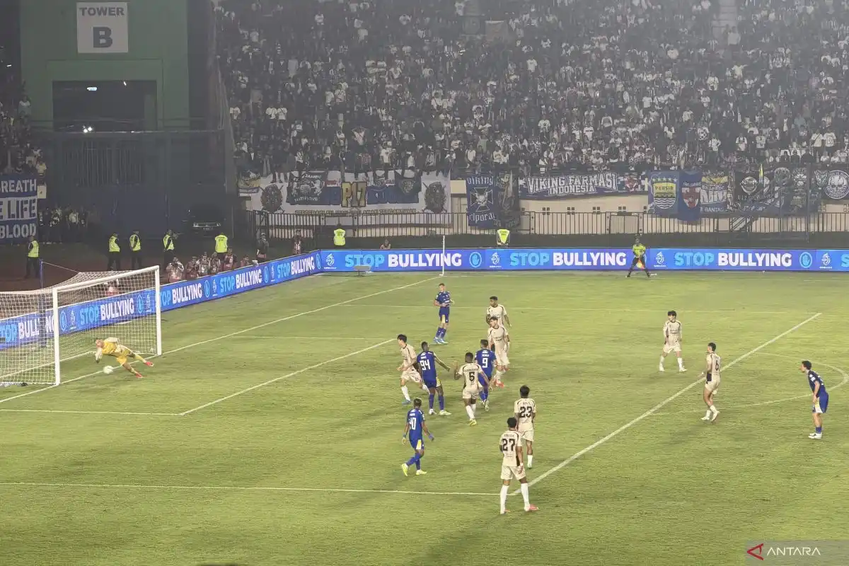 Gol Marc Klok selamatkan Persib dari kekalahan atas Dewa United Gol Marc Klok selamatkan Persib dari kekalahan atas Dewa United